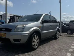 Gebruikt 2005 Ford Fusion Sedan | € 1.950 (Eerlijke prijs)