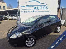 Zwart, metallic lak Gebruikt 2009 Fiat Grande Punto Dynamic Hatchback | € 2.442 (Eerlijke prijs)