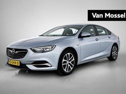 Grijs Gebruikt 2017 Opel Insignia Edition Hatchback | € 14.940 (Eerlijke prijs)