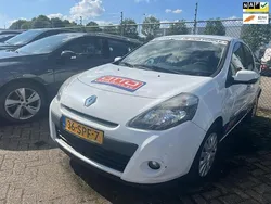 Wit Gebruikt 2011 Renault Clio II Authentique Hatchback | € 1.950 (Eerlijke prijs)