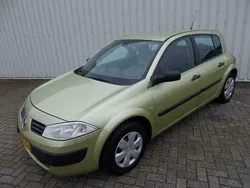 Groen Gebruikt 2003 Renault Mégane II Expression Hatchback | € 995