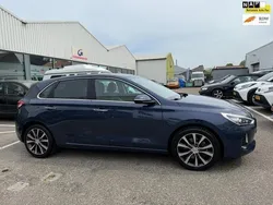 Blauw Gebruikt 2017 Hyundai i30 Comfort Hatchback | € 12.950 (Eerlijke prijs)