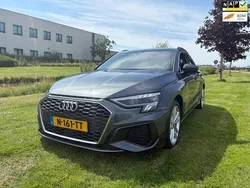 Grijs Gebruikt 2022 Audi A3 Sportback S-Line Hatchback | € 25.999 (Super prijs)