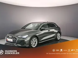 Grijs Gebruikt 2024 Audi A3 Sportback S-Line Hatchback | € 37.900