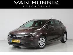 Bruin Gebruikt 2016 Opel Astra Innovation Hatchback | € 9.950 (Eerlijke prijs)