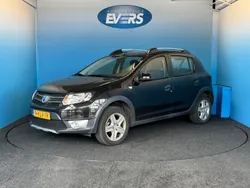 Zwart Gebruikt 2013 Dacia Sandero Lauréate Hatchback | € 6.245 (Iets duurder)