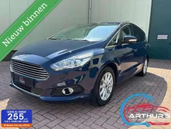 , metallic lak Gebruikt 2016 Ford S-MAX Vignale MPV | € 15.750
