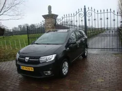 Zwart, metallic lak Gebruikt 2018 Dacia Logan Lauréate Sedan | € 7.995 (Duur)