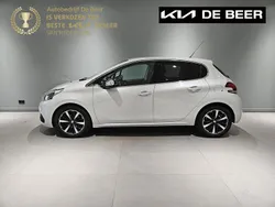 Wit Gebruikt 2017 Peugeot 208 Allure Hatchback | € 7.995 (Eerlijke prijs)