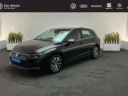 Zwart Gebruikt 2021 VW Golf VIII Style Hatchback | € 25.900 (Eerlijke prijs)