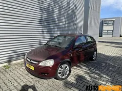 Rood Gebruikt 2005 Opel Corsa Hatchback | € 1.195 (Eerlijke prijs)