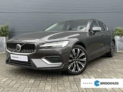 Grijs, metallic lak Gebruikt 2022 Volvo S60 Plus Sedan | € 34.900 (Eerlijke prijs)
