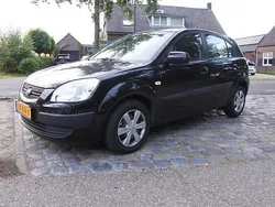 Zwart Gebruikt 2006 Kia Rio 2 Hatchback | € 895 (Goede deal)