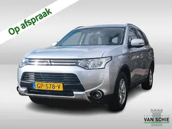 Grijs Gebruikt 2015 Mitsubishi Outlander P-HEV Edition SUV | € 12.900 (Eerlijke prijs)