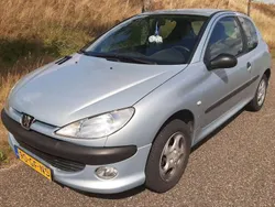 Grijs Gebruikt 2000 Peugeot 206 Hatchback | € 875 (Eerlijke prijs)