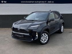 Zwart Gebruikt 2024 Toyota Yaris Cross Edition SUV | € 27.399 (Eerlijke prijs)