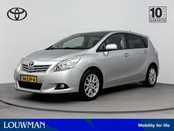 Ultra silver metallic (licht grijs metallic) Gebruikt 2012 Toyota Verso Business Edition MPV | € 13.945 (Iets duurder)