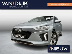 Grijs, metallic lak Gebruikt 2018 Hyundai Ioniq Comfort Sedan | € 14.940 (Duur)