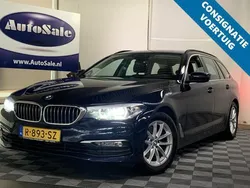 Blauw, metallic lak Gebruikt 2018 BMW 520 Executive Stationwagen | € 23.941 (Super prijs)