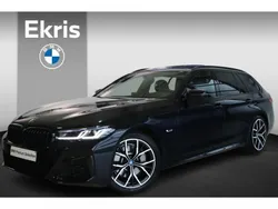 Carbonschwarz metallic (zwart metallic) Gebruikt 2024 BMW 530e Comfort Edition Stationwagen | € 56.950 (Iets duurder)