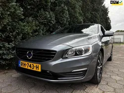 Grijs Gebruikt 2017 Volvo V60 Dynamic Stationwagen | € 16.700 (Goede deal)