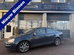 Grijs Gebruikt 2006 VW Jetta Comfortline Sedan | € 1.950