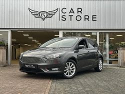Grijs Gebruikt 2017 Ford Focus Business Edition Hatchback | € 11.950 (Iets duurder)