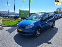 Blauw Gebruikt 2006 Renault Clio II Authentique Hatchback | € 2.299 (Eerlijke prijs)
