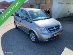 Grijs, metallic lak Gebruikt 2003 Opel Meriva Cosmo MPV | € 999 (Eerlijke prijs)