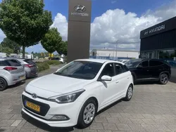 Polar white Gebruikt 2018 Hyundai i20 Comfort Hatchback | € 10.995 (Eerlijke prijs)