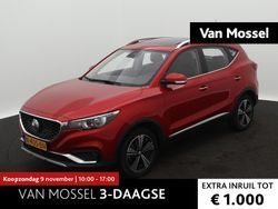 Rood, metallic lak Gebruikt 2021 MG ZS Luxury Sedan | € 15.444 (Goede deal)