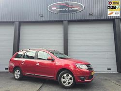 Rood Gebruikt 2015 Dacia Logan MCV Prestige MPV | € 4.999 (Eerlijke prijs)