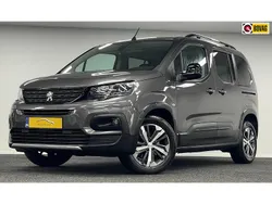 Grijs, metallic lak Gebruikt 2022 Peugeot Rifter GT-line MPV | € 30.995 (Eerlijke prijs)