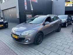 Grijs Gebruikt 2009 Renault Mégane GrandTour Expression Stationwagen | € 3.499 (Eerlijke prijs)
