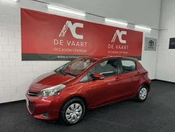 Rood Gebruikt 2011 Toyota Yaris Hatchback | € 6.999 (Iets duurder)