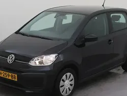 Deepblack pearl Gebruikt 2020 VW up! Executive Hatchback | € 11.250 (Eerlijke prijs)