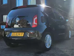 Zwart Gebruikt 2015 VW up! Hatchback | € 7.250 (Eerlijke prijs)