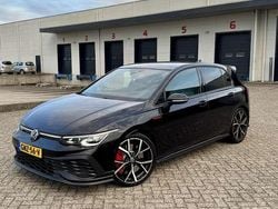 Zwart Gebruikt 2021 VW Golf VIII CLUB Stationwagen | € 36.000 (Eerlijke prijs)