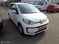 Wit Gebruikt 2016 VW up! move up! Hatchback | € 5.950 (Eerlijke prijs)