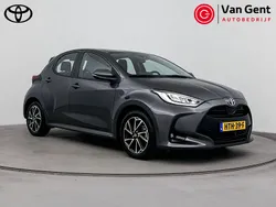 Grijs Gebruikt 2024 Toyota Yaris Hybrid Hatchback | € 24.499 (Eerlijke prijs)