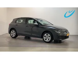 Grijs Gebruikt 2022 VW Golf VIII Life Hatchback | € 21.900 (Eerlijke prijs)
