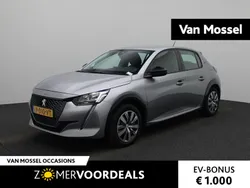 Grijs Gebruikt 2022 Peugeot e-208 Active Hatchback | € 19.400 (Eerlijke prijs)