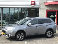 Grijs Gebruikt 2015 Mitsubishi Outlander P-HEV Edition SUV | € 15.450 (Eerlijke prijs)