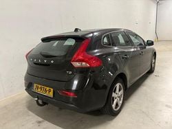 Zwart Gebruikt 2016 Volvo V40 Standard Stationwagen | € 12.999 (Goede deal)