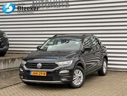 Zwart Gebruikt 2019 VW T-Roc Style SUV | € 14.950 (Eerlijke prijs)