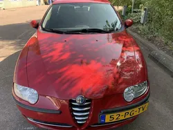 Rood Gebruikt 2004 Alfa Romeo 147 Impression Hatchback | € 2.950