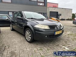 Grijs Gebruikt 2007 Renault Mégane II Business Hatchback | € 1.100 (Goede deal)