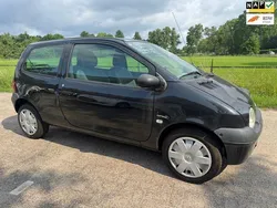 Zwart Gebruikt 2004 Renault Twingo Authentique Hatchback | € 995 (Eerlijke prijs)
