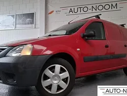 Rood Gebruikt 2010 Dacia Logan Sedan | € 1.999 (Eerlijke prijs)