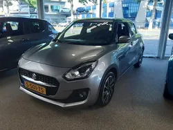 Grijs Gebruikt 2023 Suzuki Swift Style Hatchback | € 17.749 (Eerlijke prijs)